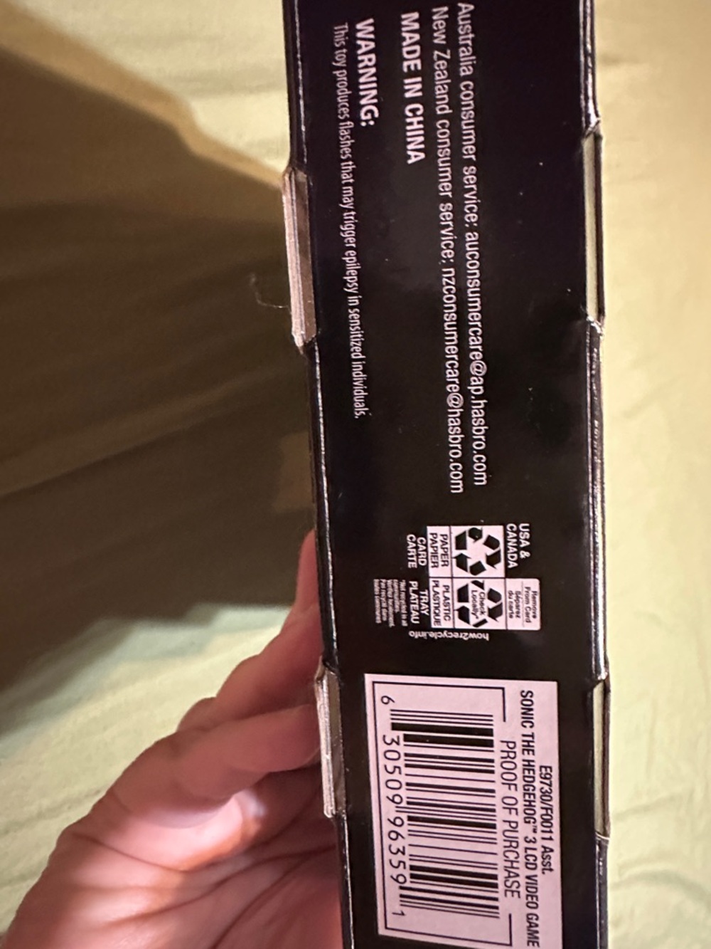 Hasbro Sonic the Hedgehog 3 Handheld Game - White with Blue and Red Controls - Picture 5 of 7